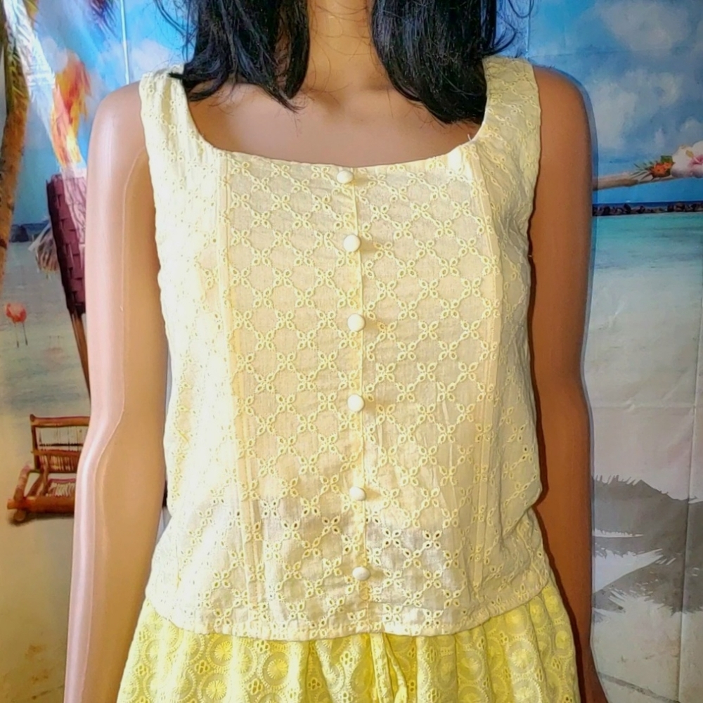 NWT Gianni Bini Yellow Eyelet Garden Party Top - LARGE